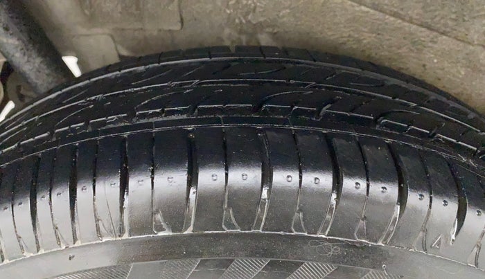 2014 Maruti Wagon R 1.0 VXI, Petrol, Manual, 33,407 km, Right Rear Tyre Tread