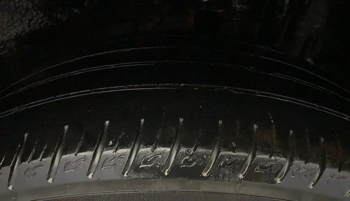 2020 Tata NEXON XZ PLUS (O) DIESEL DUAL TONE, Diesel, Manual, 93,897 km, Left Rear Tyre Tread