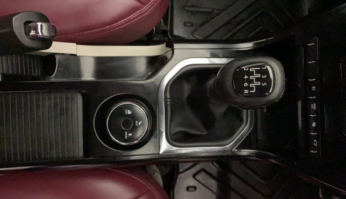 2020 Tata NEXON XZ PLUS (O) DIESEL DUAL TONE, Diesel, Manual, 93,897 km, Gear Lever