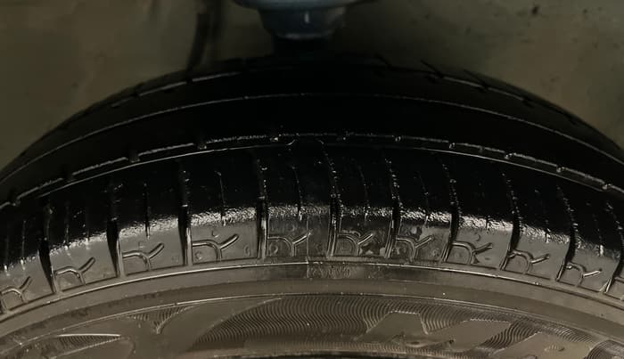 2014 Maruti Alto 800 VXI, Petrol, Manual, 76,377 km, Right Front Tyre Tread