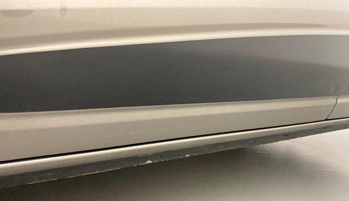 2016 Renault Kwid RXT, Petrol, Manual, 19,940 km, Front passenger door - Minor scratches