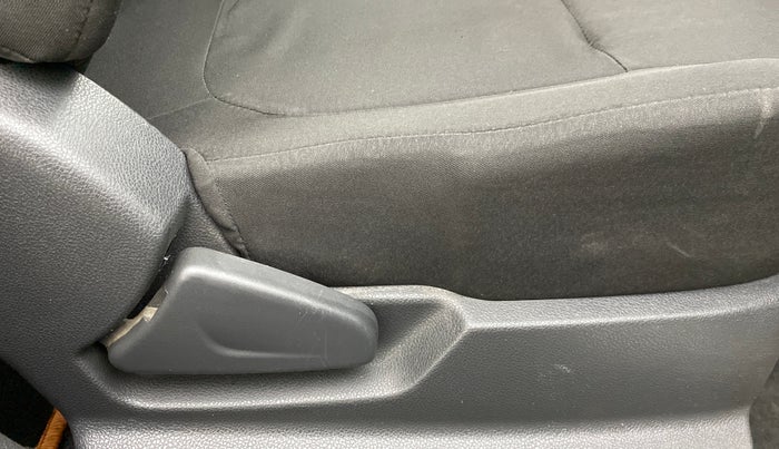 2016 Renault Kwid RXT, Petrol, Manual, 19,940 km, Driver Side Adjustment Panel