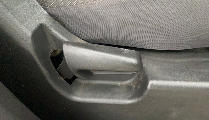 2014 Maruti Wagon R 1.0 LXI CNG, CNG, Manual, 71,057 km, Driver Side Adjustment Panel