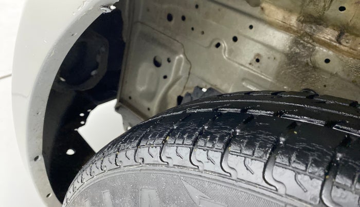 2013 Maruti Swift LXI, Petrol, Manual, 1,14,253 km, Left fender - Lining missing