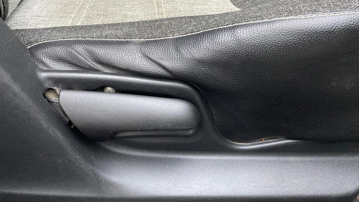 2013 Maruti Swift LXI, Petrol, Manual, 1,14,253 km, Driver Side Adjustment Panel
