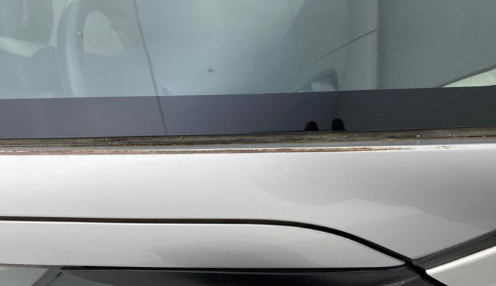 2013 Maruti Swift LXI, Petrol, Manual, 1,14,253 km, Right A pillar - Pillar minor rusted