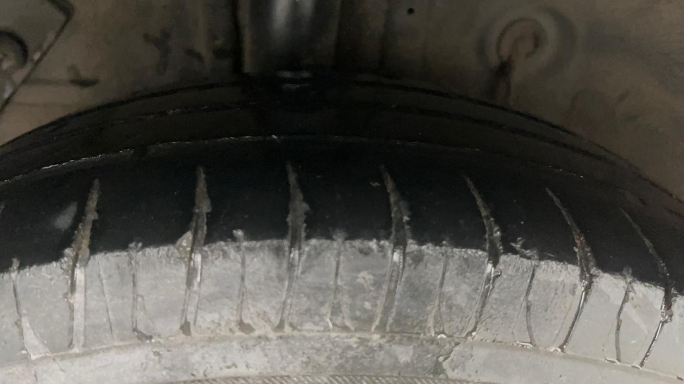 2018 Hyundai Elite i20 MAGNA EXECUTIVE 1.2, CNG, Manual, 1,21,439 km, Right Rear Tyre Tread