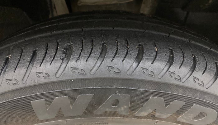 2022 Nissan MAGNITE XV PREMIUM TURBO CVT, Petrol, Automatic, 31,977 km, Right Front Tyre Tread