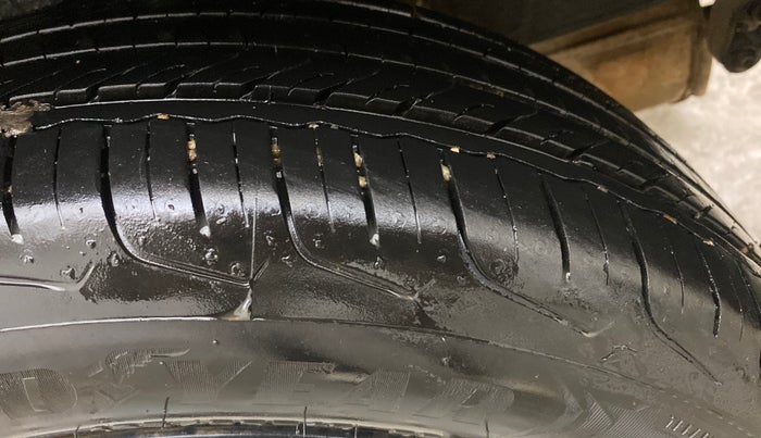 2022 Nissan MAGNITE XV PREMIUM TURBO CVT, Petrol, Automatic, 31,977 km, Left Rear Tyre Tread