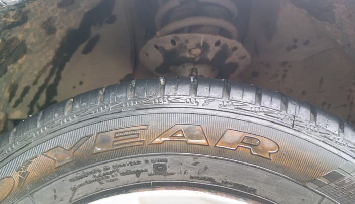 2013 Honda Amaze 1.2L I-VTEC S, Petrol, Manual, 68,488 km, Left Front Tyre Tread