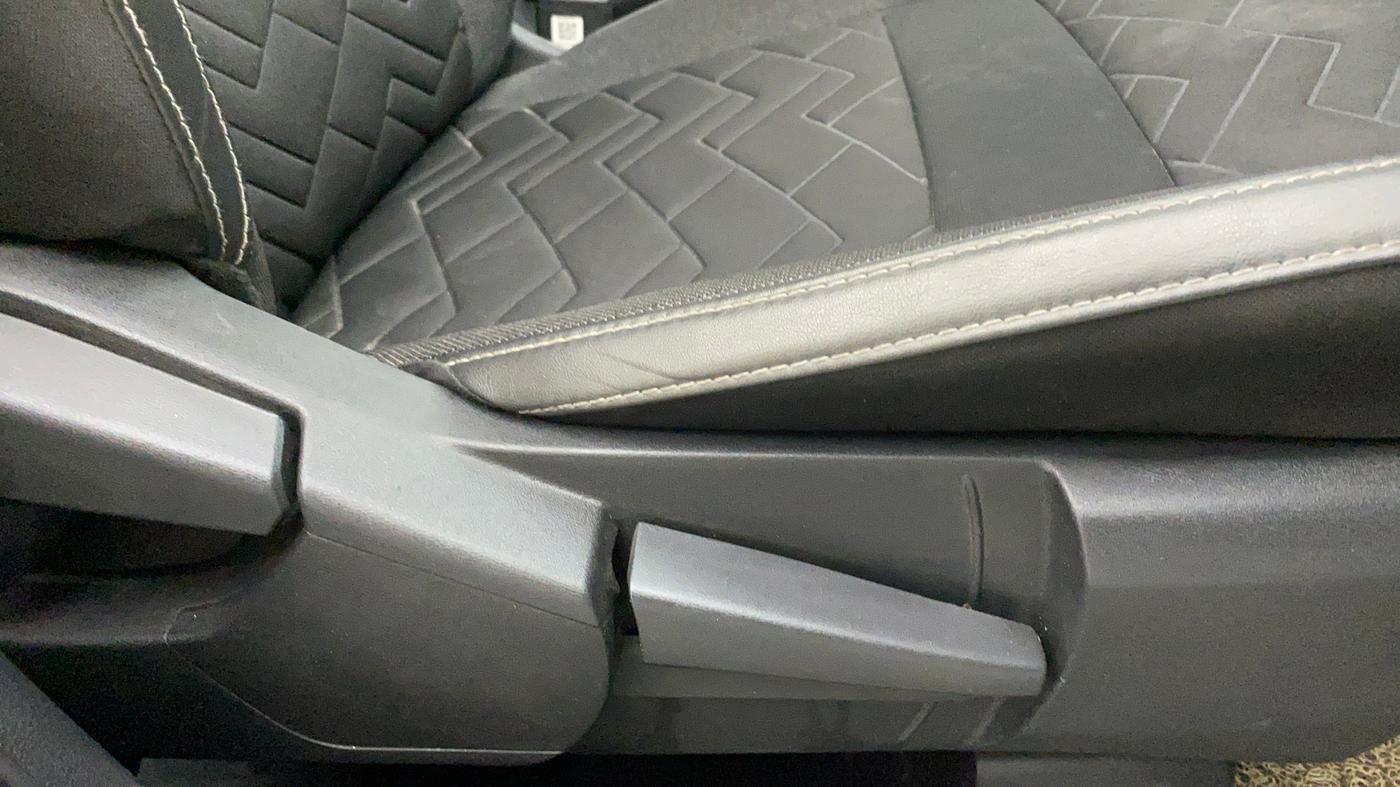 2022 Nissan MAGNITE XV PREMIUM TURBO CVT, Petrol, Automatic, 42,637 km, Driver Side Adjustment Panel