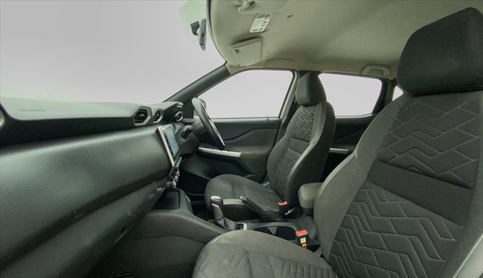 2022 Nissan MAGNITE XV PREMIUM TURBO CVT, Petrol, Automatic, 42,637 km, Right Side Front Door Cabin