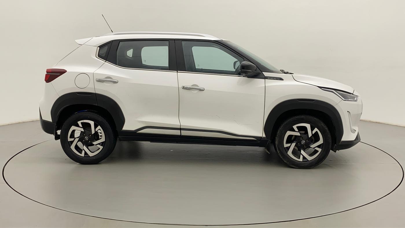 2022 Nissan MAGNITE XV PREMIUM TURBO CVT, Petrol, Automatic, 42,637 km, Right Side View