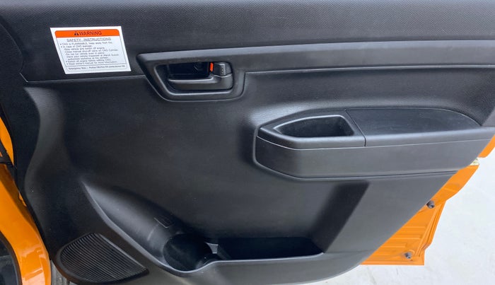 2022 Maruti S PRESSO VXI (O) CNG, CNG, Manual, 40,644 km, Driver Side Door Panels Control