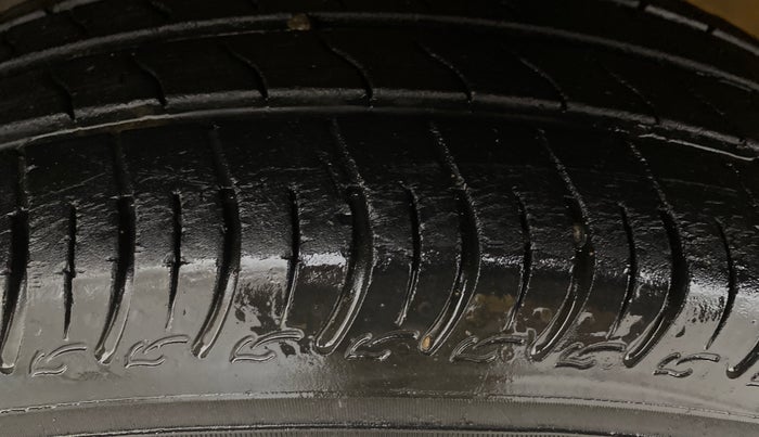 2022 Maruti S PRESSO VXI (O) CNG, CNG, Manual, 40,644 km, Left Front Tyre Tread