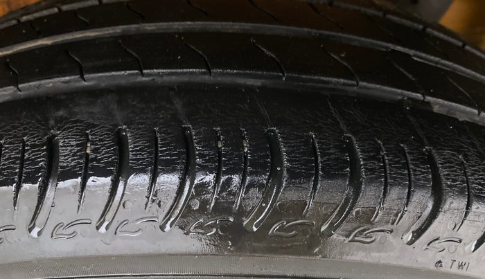 2022 Maruti S PRESSO VXI (O) CNG, CNG, Manual, 40,644 km, Left Rear Tyre Tread