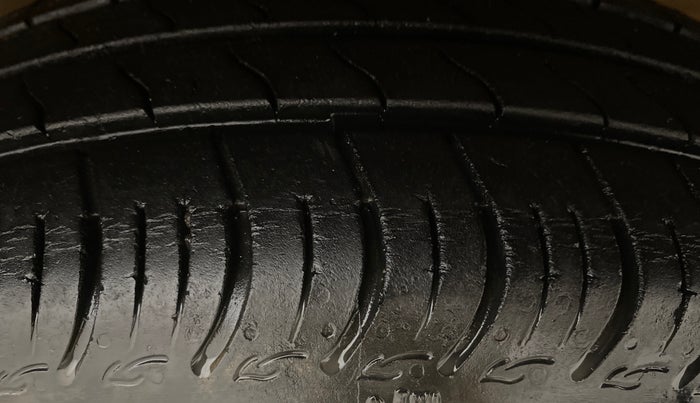 2022 Maruti S PRESSO VXI (O) CNG, CNG, Manual, 40,644 km, Right Front Tyre Tread