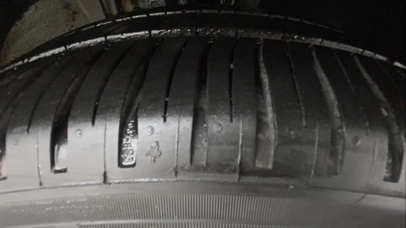 2011 Volkswagen Polo HIGHLINE1.2L, Petrol, Manual, 72,526 km, Right Front Tyre Tread
