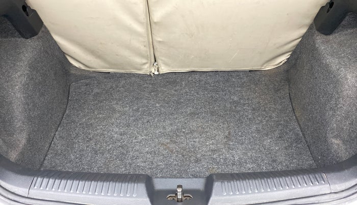 2011 Volkswagen Polo HIGHLINE1.2L, Petrol, Manual, 72,526 km, Boot Inside