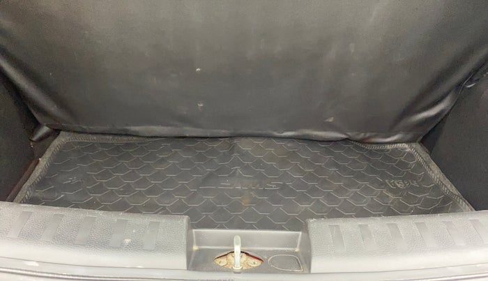 2014 Maruti Swift ZXI, Petrol, Manual, 82,540 km, Boot Inside