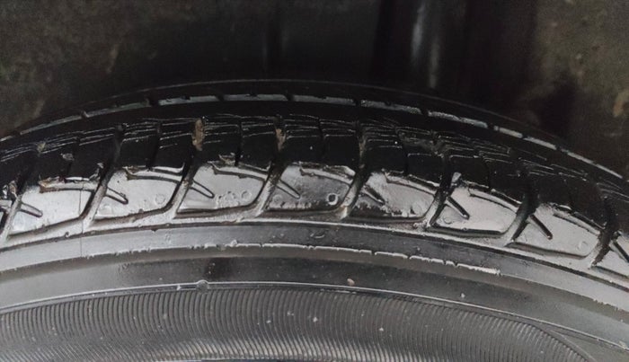2017 Maruti Ertiga ZDI SHVS, Diesel, Manual, 39,596 km, Left Rear Tyre Tread