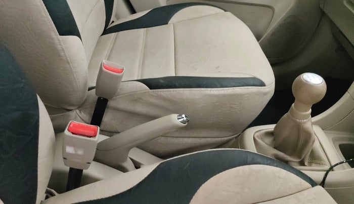 2017 Maruti Ertiga ZDI SHVS, Diesel, Manual, 39,596 km, Gear Lever