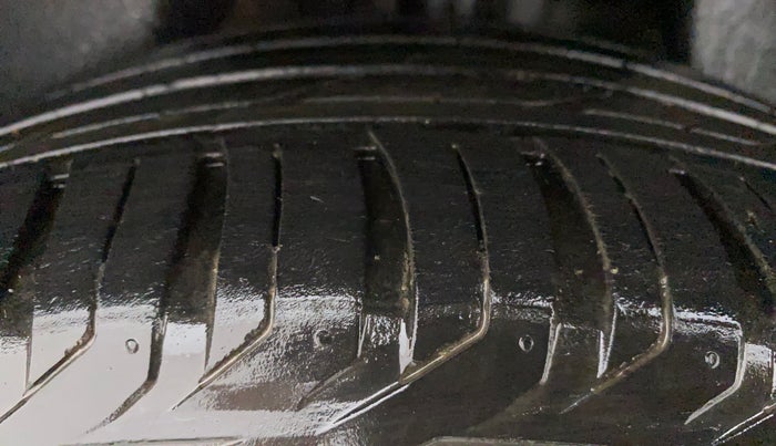 2018 Jeep Compass LIMITED 2.0 DIESEL, Diesel, Manual, 79,601 km, Left Rear Tyre Tread