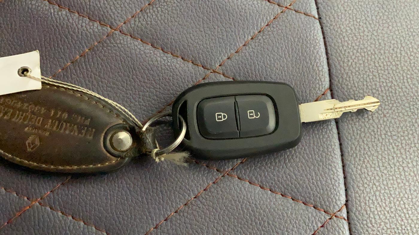 2017 Renault Duster RXL PETROL, Petrol, Manual, 76,118 km, Key Close Up