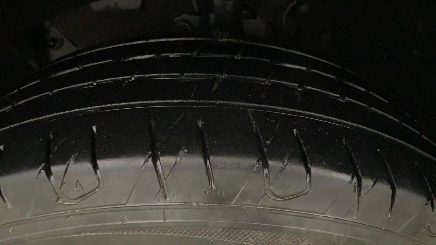 2017 Renault Duster RXL PETROL, Petrol, Manual, 76,118 km, Left Front Tyre Tread