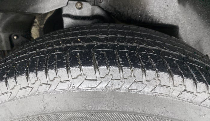 2017 Mahindra XUV500 W10 AT, Diesel, Automatic, 1,11,649 km, Right Rear Tyre Tread