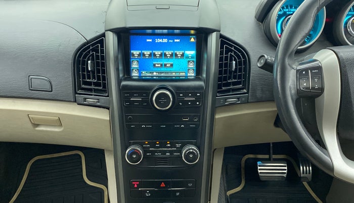 2017 Mahindra XUV500 W10 AT, Diesel, Automatic, 1,11,649 km, Air Conditioner