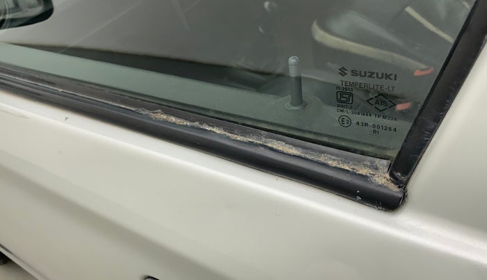 2018 Maruti Alto 800 LXI, Petrol, Manual, 42,611 km, Front passenger door - Weather strip has minor damage