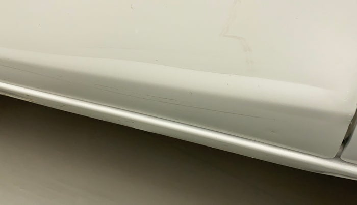 2018 Maruti Alto 800 LXI, Petrol, Manual, 42,611 km, Front passenger door - Minor scratches