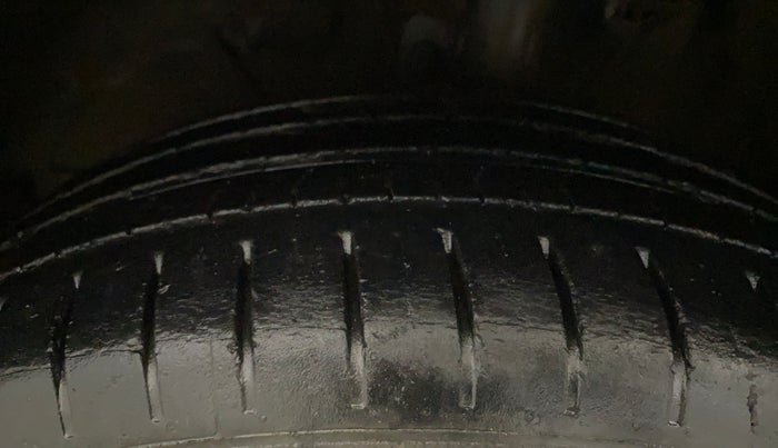 2021 Maruti Baleno ZETA PETROL 1.2, Petrol, Manual, 33,373 km, Left Front Tyre Tread