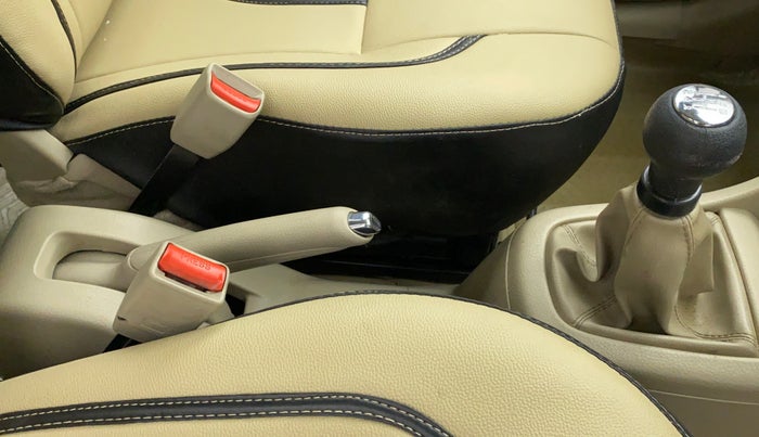 2016 Maruti Ertiga VDI SHVS, Diesel, Manual, 70,459 km, Gear Lever