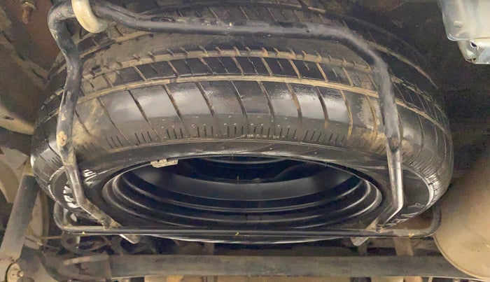 2017 Maruti Ertiga ZXI+, CNG, Manual, 92,111 km, Spare Tyre