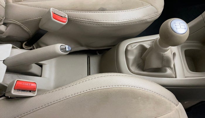 2017 Maruti Ertiga ZXI+, CNG, Manual, 92,111 km, Gear Lever