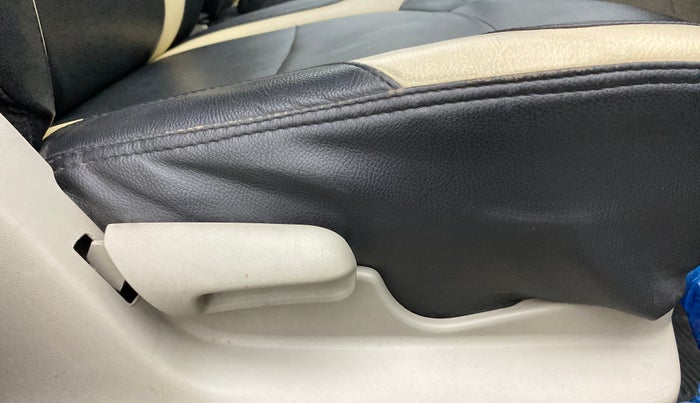 2016 Maruti Celerio VXI d, Petrol, Manual, 51,509 km, Driver Side Adjustment Panel