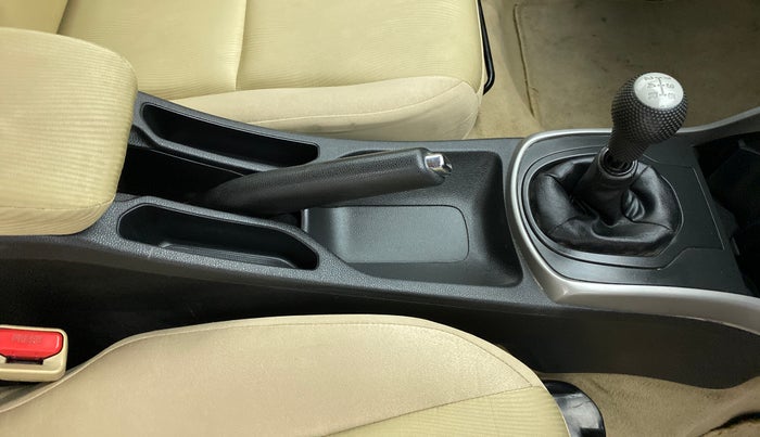 2016 Honda City V MT PETROL, Petrol, Manual, 87,149 km, Gear Lever