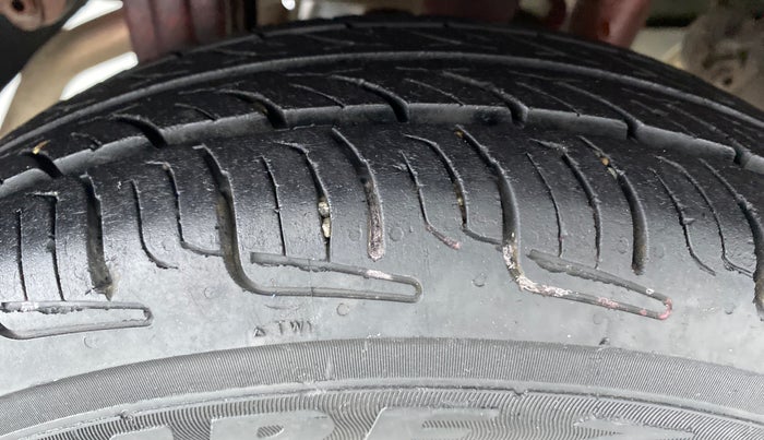 2016 Maruti Alto 800 LXI, Petrol, Manual, 59,927 km, Right Rear Tyre Tread