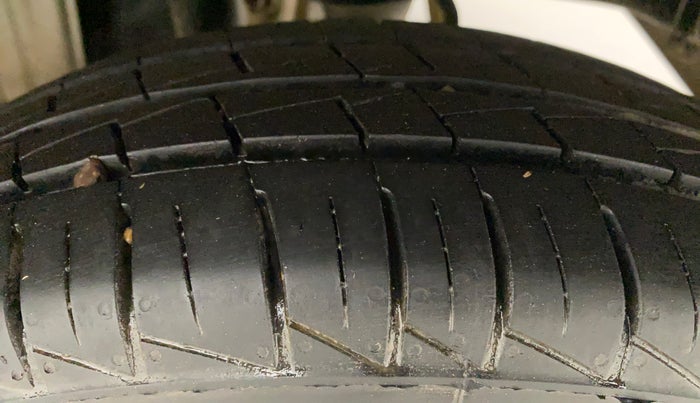2022 Maruti Alto LXI O, Petrol, Manual, 4,864 km, Left Rear Tyre Tread