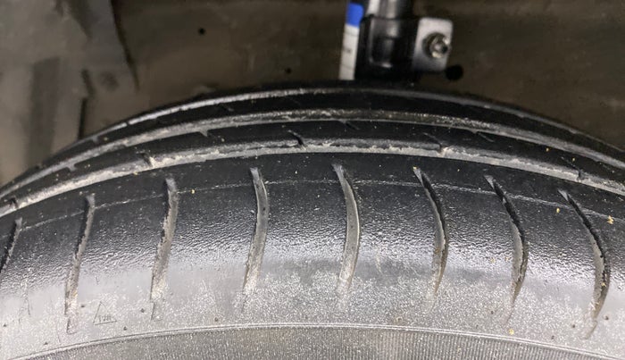 2013 Maruti Swift Dzire VXI, Petrol, Manual, 68,936 km, Left Front Tyre Tread