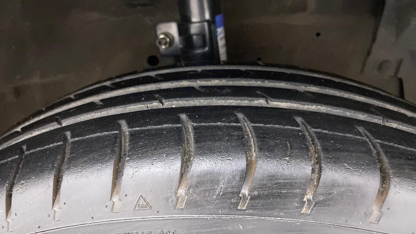 2013 Maruti Swift Dzire VXI, Petrol, Manual, 68,936 km, Right Front Tyre Tread