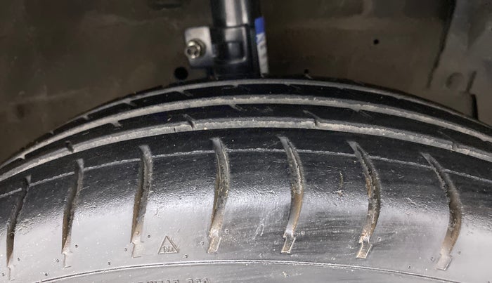 2013 Maruti Swift Dzire VXI, Petrol, Manual, 68,936 km, Right Front Tyre Tread