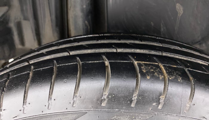 2013 Maruti Swift Dzire VXI, Petrol, Manual, 68,936 km, Right Rear Tyre Tread