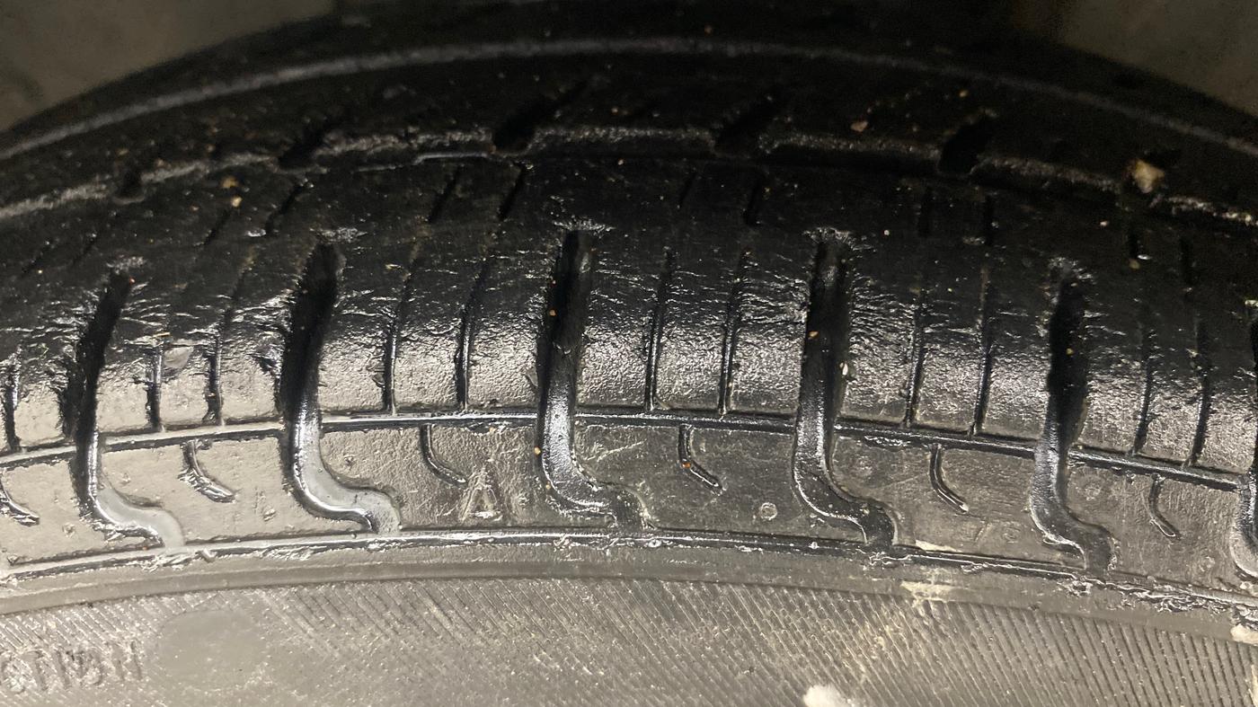 2018 Datsun Redi Go T(O) 1.0 AMT, Petrol, Automatic, 45,820 km, Left Front Tyre Tread
