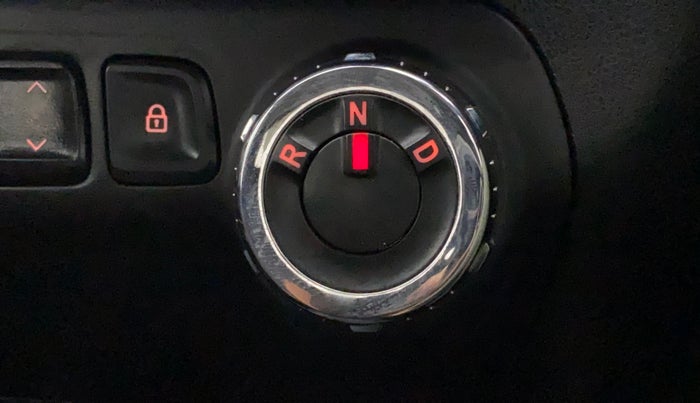 2018 Renault Kwid CLIMBER 1.0 AMT, Petrol, Automatic, 52,734 km, Gear Lever