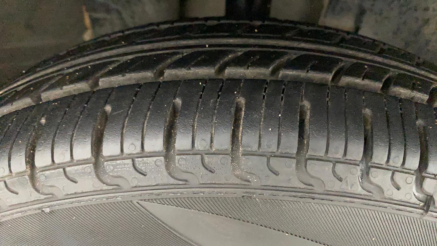2018 Renault Kwid CLIMBER 1.0 AMT, Petrol, Automatic, 52,734 km, Right Front Tyre Tread