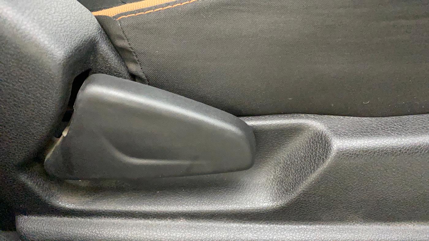 2018 Renault Kwid CLIMBER 1.0 AMT, Petrol, Automatic, 52,734 km, Driver Side Adjustment Panel