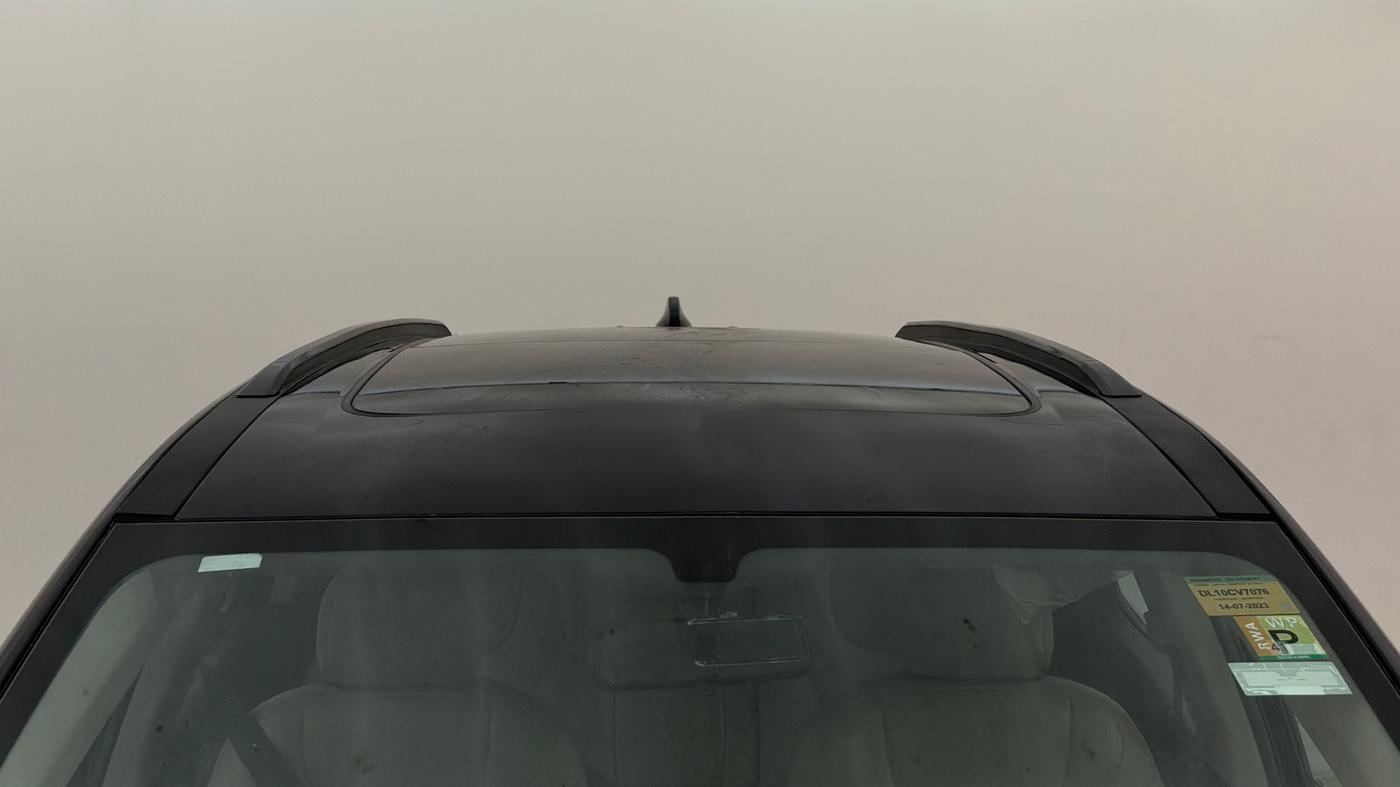 2023 Mahindra XUV700 AX 5 D AT 7 STR, Diesel, Automatic, 34,308 km, Moonroof/ Sunroof